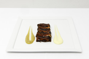 Mora romagnola ribs lacquered with Traditional Balsamic Vinegar of Modena
