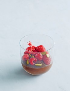 CACAO MOUSSE WITH FRESH RASPBERRIES AND PISTACHIOS bassa