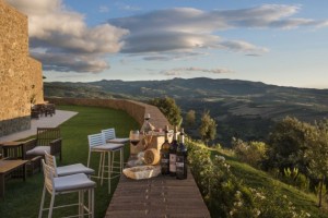 hotel-spa-castello-di-velona-montalcino-restaurant-gourmet-terrace-01-570x380