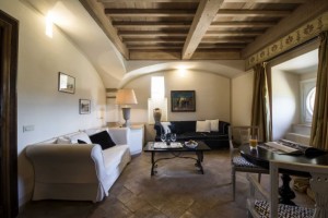 hotel-spa-castello-di-velona-montalcino-suites-castle-junior-04-570x380