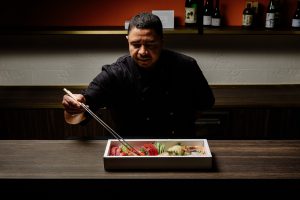 Armonico- Sushi Culture è il primo Fine-Delivery milanese che permette di vivere un’esperienza fine-dining tra le mura della propria casa o in ufficio.