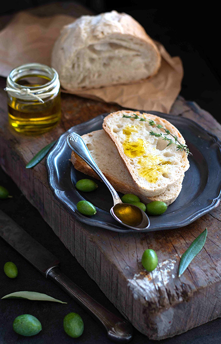 Pane e olio di Eleonora Corvasce